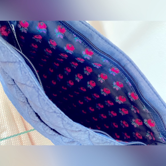 Vera Bradley !Large! Trio Zip Hipster ✨ Quilted Moonlight Navy Denim + Roses - Picture 4 of 8